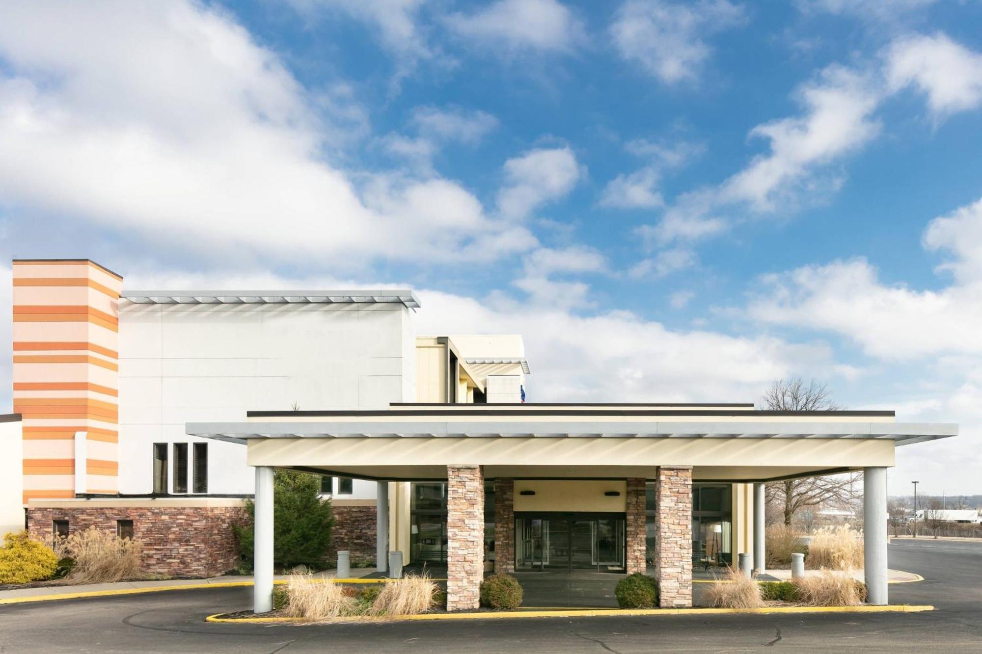 Chester Inn & Suites Sharonville Zewnętrze zdjęcie